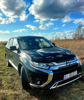 Mitsubishi Outlander cena 115000 przebieg: 98000, rok produkcji 2020 z Białystok małe 67